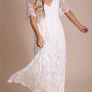 Bella Ella boutique cream maxi